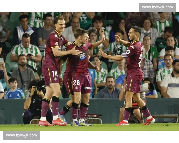 马竞迎战拉科焦点对决攻防博弈谁主沉浮联赛看点十足争夺三分之夜